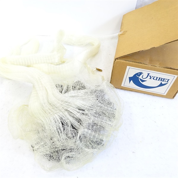 投網 １８節 ８００目１．５－２号 総重量４．３ＫＧ